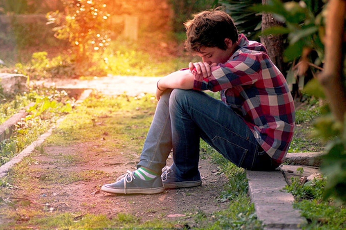 boys sad dp alone
