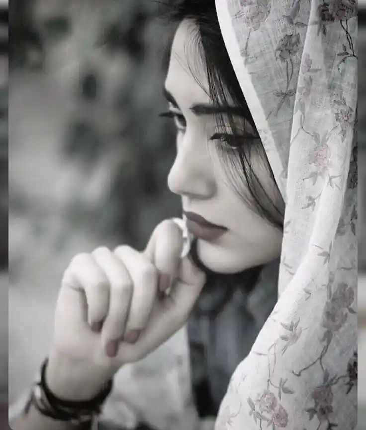 beautiful sad girl dp
