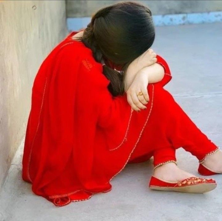 girl crying for boyfriend