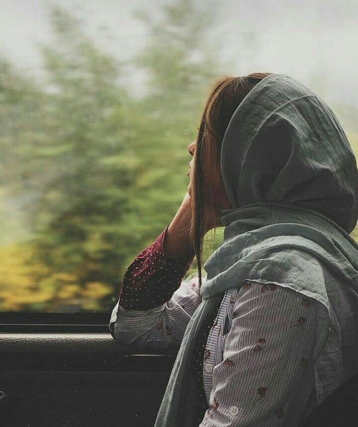 girl in train
